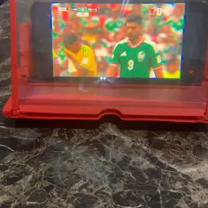 Customer photo of the Velique VisionPro phone screen magnifier