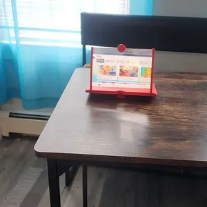 Customer photo of the Velique VisionPro phone screen magnifier