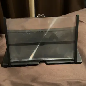 Customer photo of the Velique VisionPro phone screen magnifier