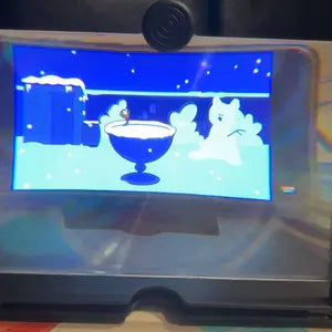 Customer photo of the Velique VisionPro phone screen magnifier